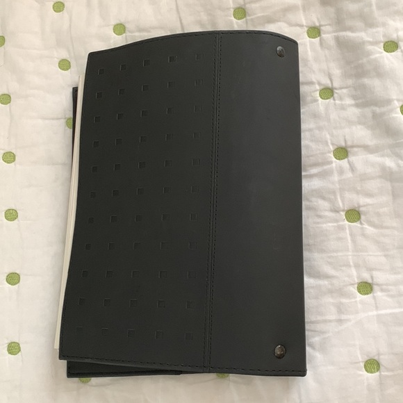 Genuine VW Owners Manual - Picture 4 of 8